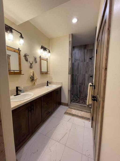 3505 Joseph Dr Cabin With Breathtaking Views, 30 Miles To Yellowstone アイランド・パーク エクステリア 写真